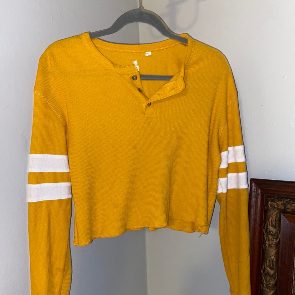 Knitted long sleeve crop top